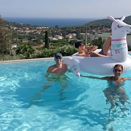 Vue Et Piscine Cavalaire-sur-Mer